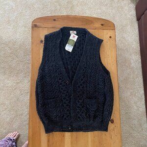 Carraig Donn Authentic Irish Wool Sweater Vest (Size Large)